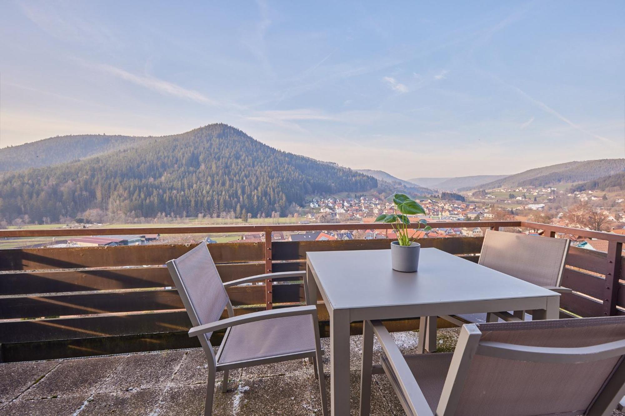 Baerbel, Im Schwarzwald-Stil Apartment Baiersbronn Bagian luar foto